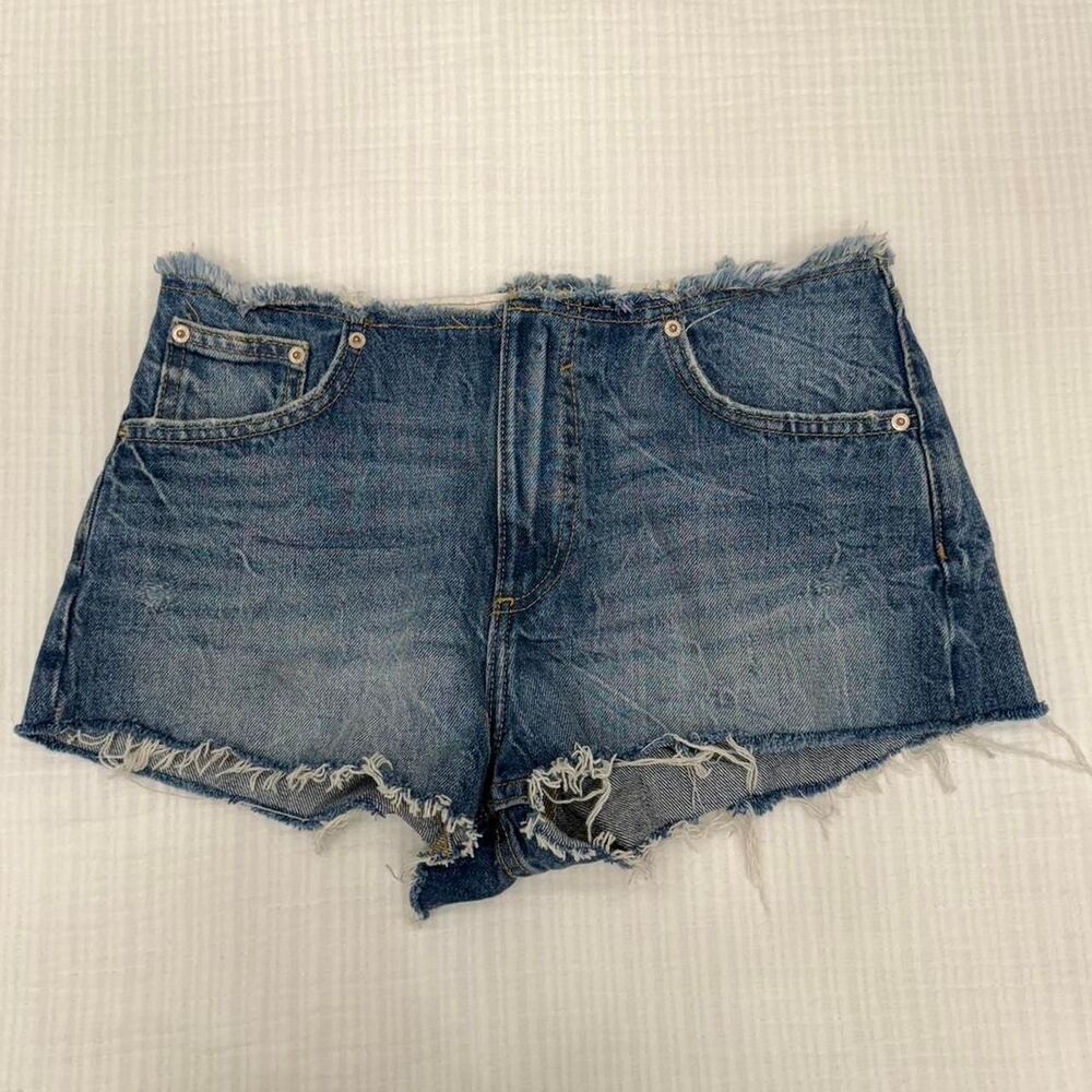 pull&bear raw waist denim shorts